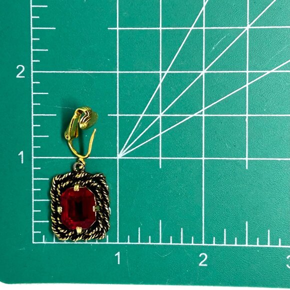 Sarah Coventry Vintage Gold-Tone Clip-On Earrings With Red Glass Signed - Picture 5 of 5